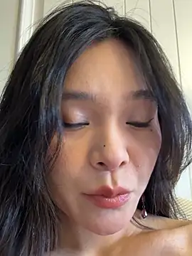 Naomi 8899 online show from May 4, 9:34 am
