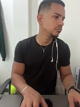 angel silva  online show from June 27, 4:40 am