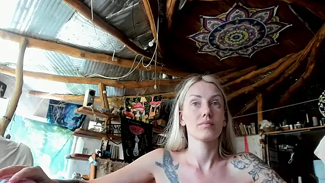 Snapshot of wildforestmuse_ chatting on August 1, 8:01 am wildforestmuse online show from August 1, 8:01 am