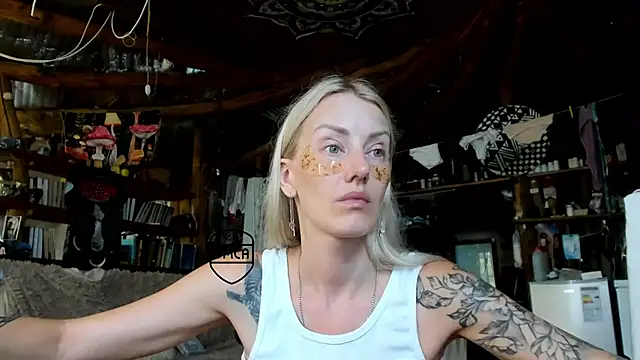 Snapshot of wildforestmuse_ chatting on August 4, 5:45 am wildforestmuse online show from August 4, 5:45 am
