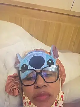 Snapshot of Ratinha456 chatting on May 5, 1:25 pm Ratinha456 online show from May 5, 1:25 pm