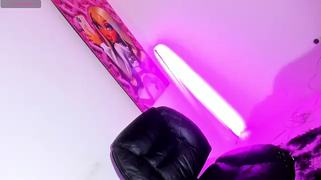 Snapshot of Julieta_princess_ chatting on May 12, 1:13 am Julieta princess online show from May 12, 1:13 am