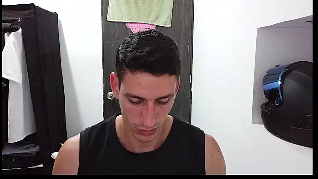 Snapshot of RaulRico chatting on June 20, 11:10 pm RaulRico online show from June 20, 11:10 pm