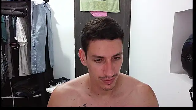 Snapshot of RaulRico chatting on June 2, 1:05 am RaulRico online show from June 2, 1:05 am