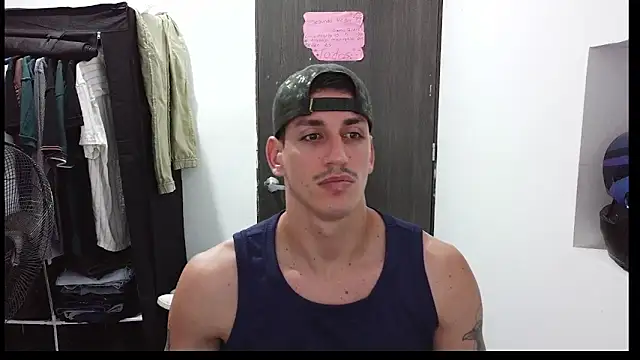 Snapshot of RaulRico chatting on June 13, 11:02 pm RaulRico online show from June 13, 11:02 pm