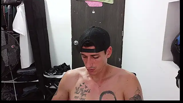Snapshot of RaulRico chatting on June 30, 12:10 am RaulRico online show from June 30, 12:10 am