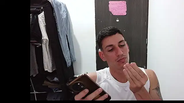 Snapshot of RaulRico chatting on July 18, 3:31 pm RaulRico online show from July 18, 3:31 pm
