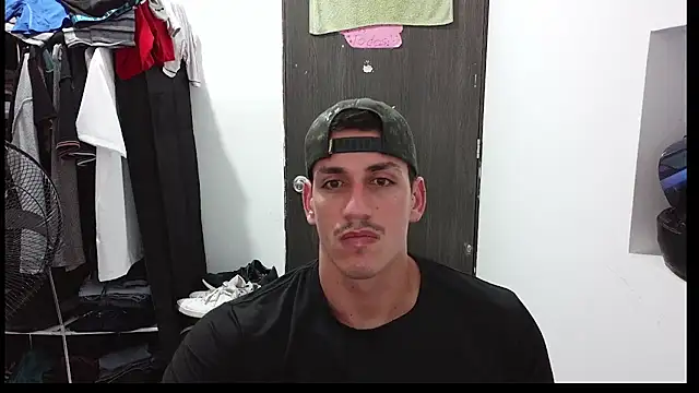 Snapshot of RaulRico chatting on June 27, 3:45 am RaulRico online show from June 27, 3:45 am