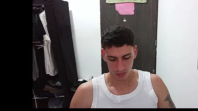 Snapshot of RaulRico chatting on July 17, 12:52 am RaulRico online show from July 17, 12:52 am