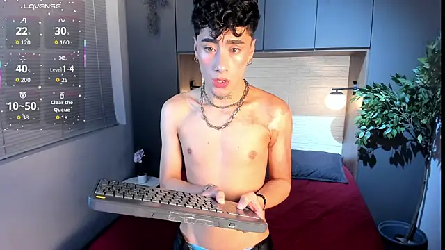 Spencerwhite  online show from May 17, 9:37 pm