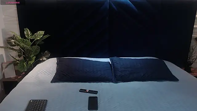 Spencerwhite  online show from June 16, 10:21 pm