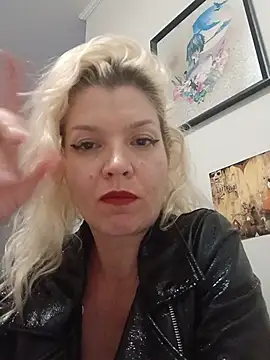 Snapshot of GoldenLatinax chatting on July 20, 2:19 am GoldenLatinax online show from July 20, 2:19 am