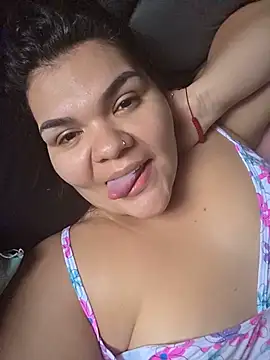Snapshot of DiosaBelle chatting on June 4, 10:47 pm DiosaBelle online show from June 4, 10:47 pm