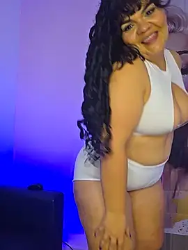 Snapshot of DiosaBelle chatting on June 25, 5:12 am DiosaBelle online show from June 25, 5:12 am