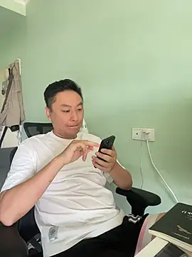 mrcake666 online show from August 4, 1:10 am
