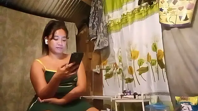 Snapshot of renamariz1 chatting on July 17, 2:25 pm renamariz1 online show from July 17, 2:25 pm