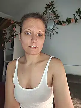 Candy Cougar online show from June 18, 6:23 am