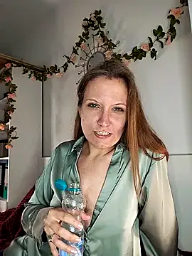 Candy Cougar online show from May 11, 7:10 am