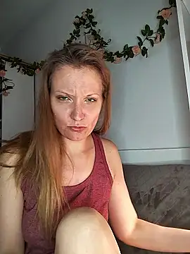 Candy Cougar online show from June 19, 6:30 am