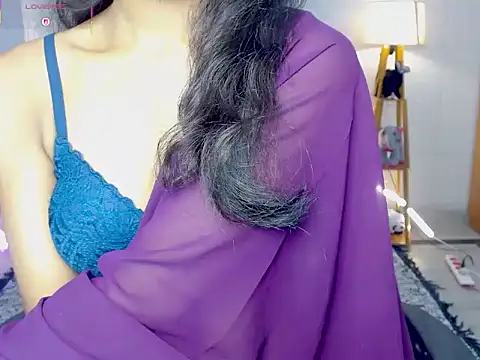 Snapshot of Annu_07 chatting on July 11, 4:02 am Annu 07 online show from July 11, 4:02 am