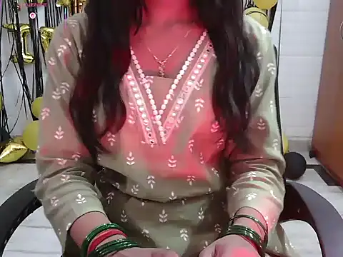 Snapshot of Annu_07 chatting on August 3, 4:31 am Annu 07 online show from August 3, 4:31 am