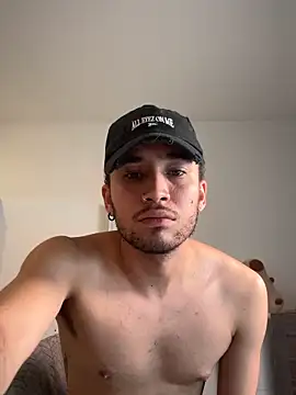 andreboy14 online show from May 4, 7:11 am