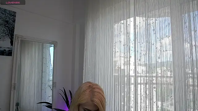 Belle Blondy online show from May 17, 11:32 am