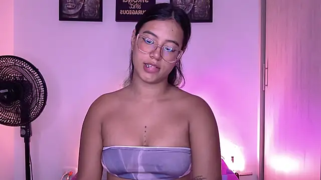 Raven stonee01 online show from July 10, 12:32 am