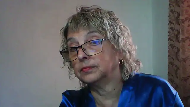 ElizabethGorden online show from July 12, 6:14 am
