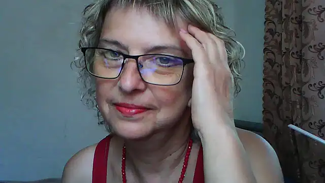 ElizabethGorden online show from July 1, 1:55 pm