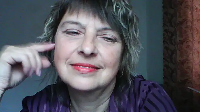 ElizabethGorden online show from May 12, 12:55 pm