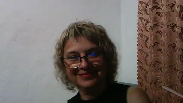 ElizabethGorden online show from July 12, 6:31 pm