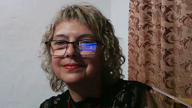 ElizabethGorden online show from July 4, 6:23 pm