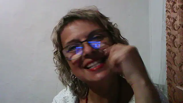 ElizabethGorden online show from August 9, 5:30 pm