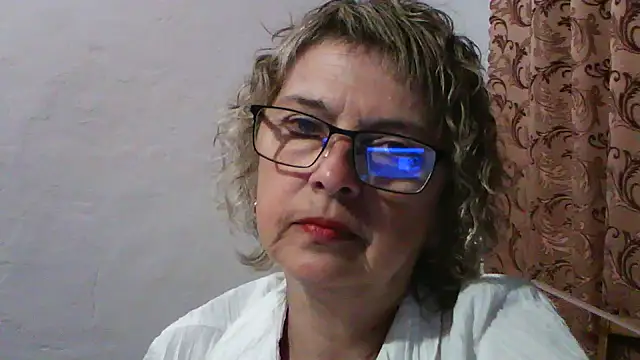 ElizabethGorden online show from June 17, 6:40 pm