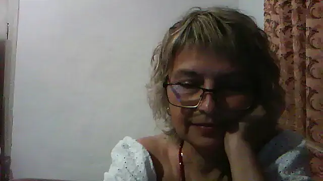 ElizabethGorden online show from July 13, 6:40 pm