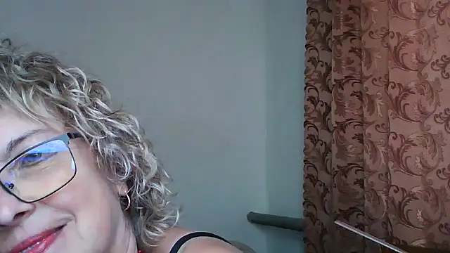 ElizabethGorden online show from June 19, 2:01 pm