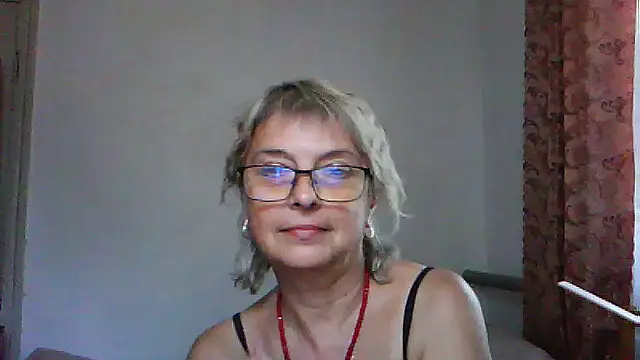 ElizabethGorden online show from August 1, 3:10 pm