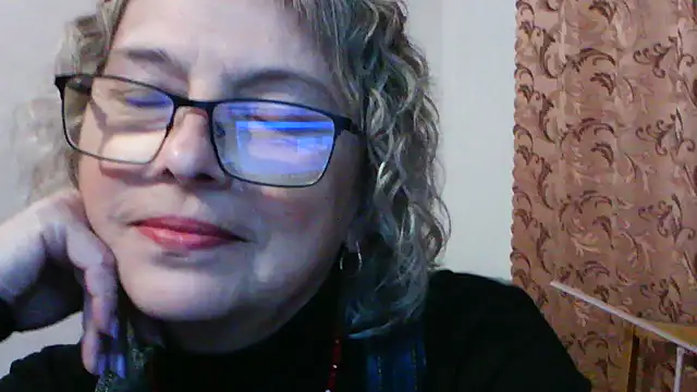 ElizabethGorden online show from June 16, 5:24 pm