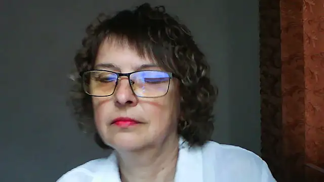 ElizabethGorden online show from June 1, 11:32 am