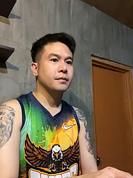 xanderalex13 online show from May 7, 3:48 pm