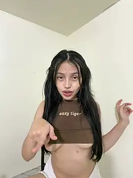 Snapshot of Tattiana12 chatting on June 5, 2:34 pm Tattiana12 online show from June 5, 2:34 pm