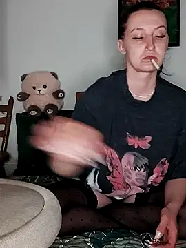 Snapshot of Goddessm00n1 chatting on May 18, 7:18 pm Goddessm00n1 online show from May 18, 7:18 pm