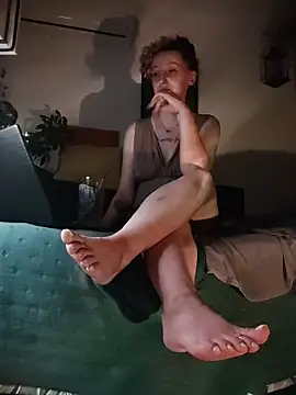 Snapshot of Goddessm00n1 chatting on July 2, 9:32 pm Goddessm00n1 online show from July 2, 9:32 pm