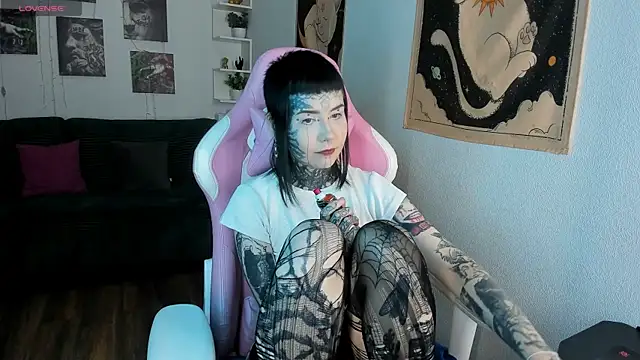 Snapshot of Bloood__Mary chatting on July 31, 8:50 pm Bloood Mary online show from July 31, 8:50 pm