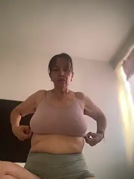 Soy Camila8 online show from May 12, 12:33 pm