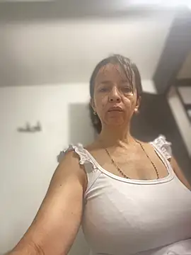 Soy Camila8 online show from May 16, 12:48 pm