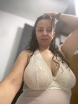 Soy Camila8 online show from June 3, 1:17 am