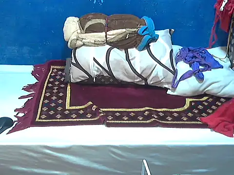 hotchilimom online show from October 5, 11:39 pm