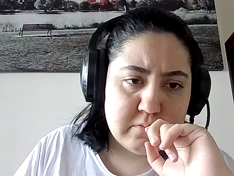 IsabellaJacobs online show from May 8, 11:25 am